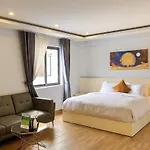 Ballantine Hotel