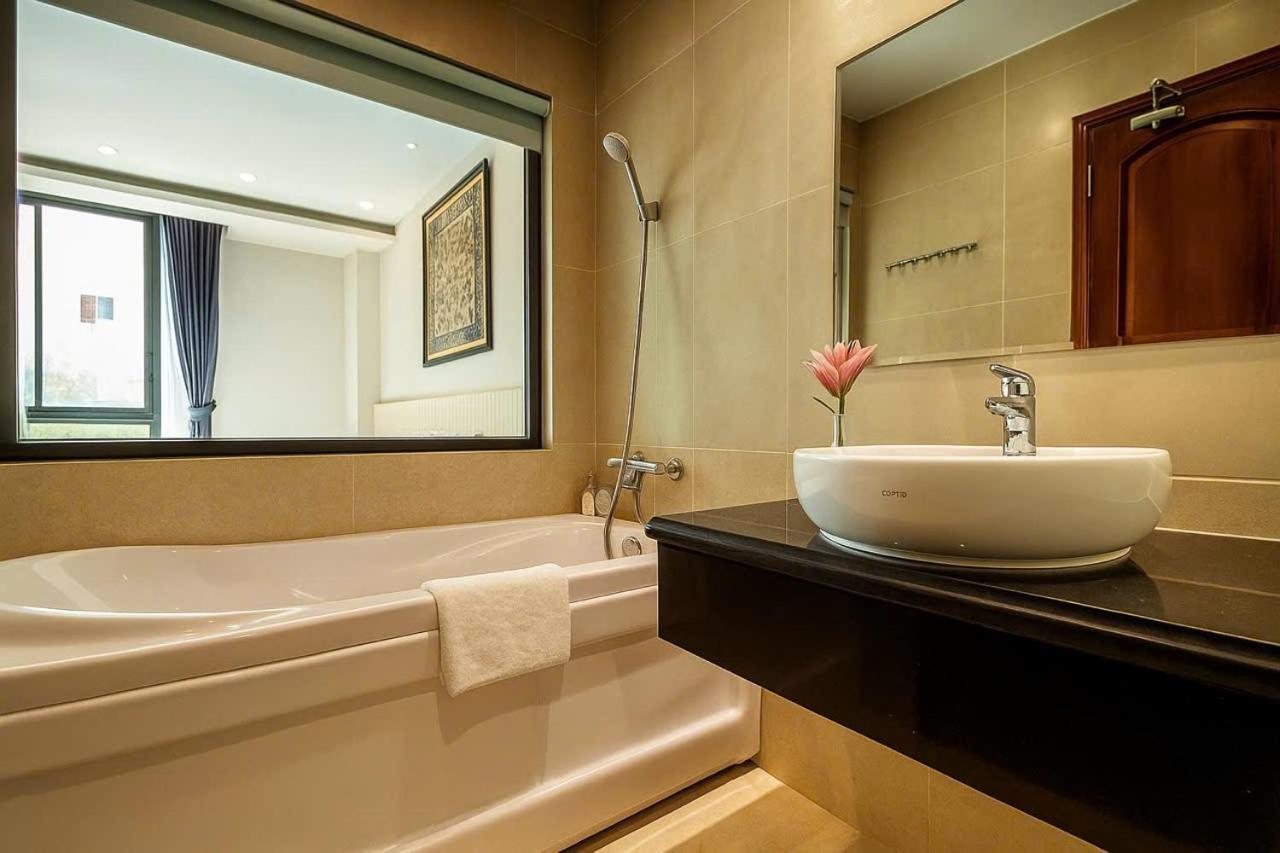 Ballantine Khách sạn TP. Hồ Chí Minh
